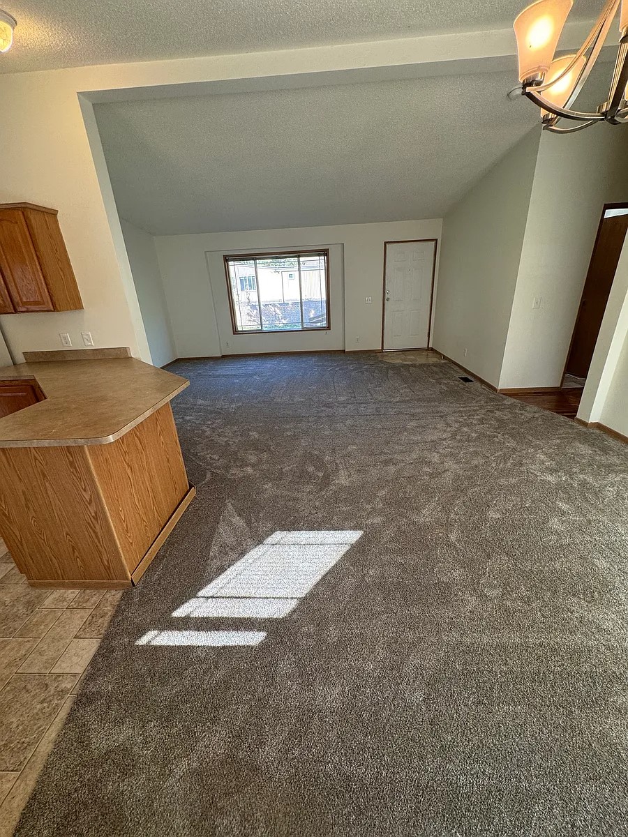 4752 Chandler Street