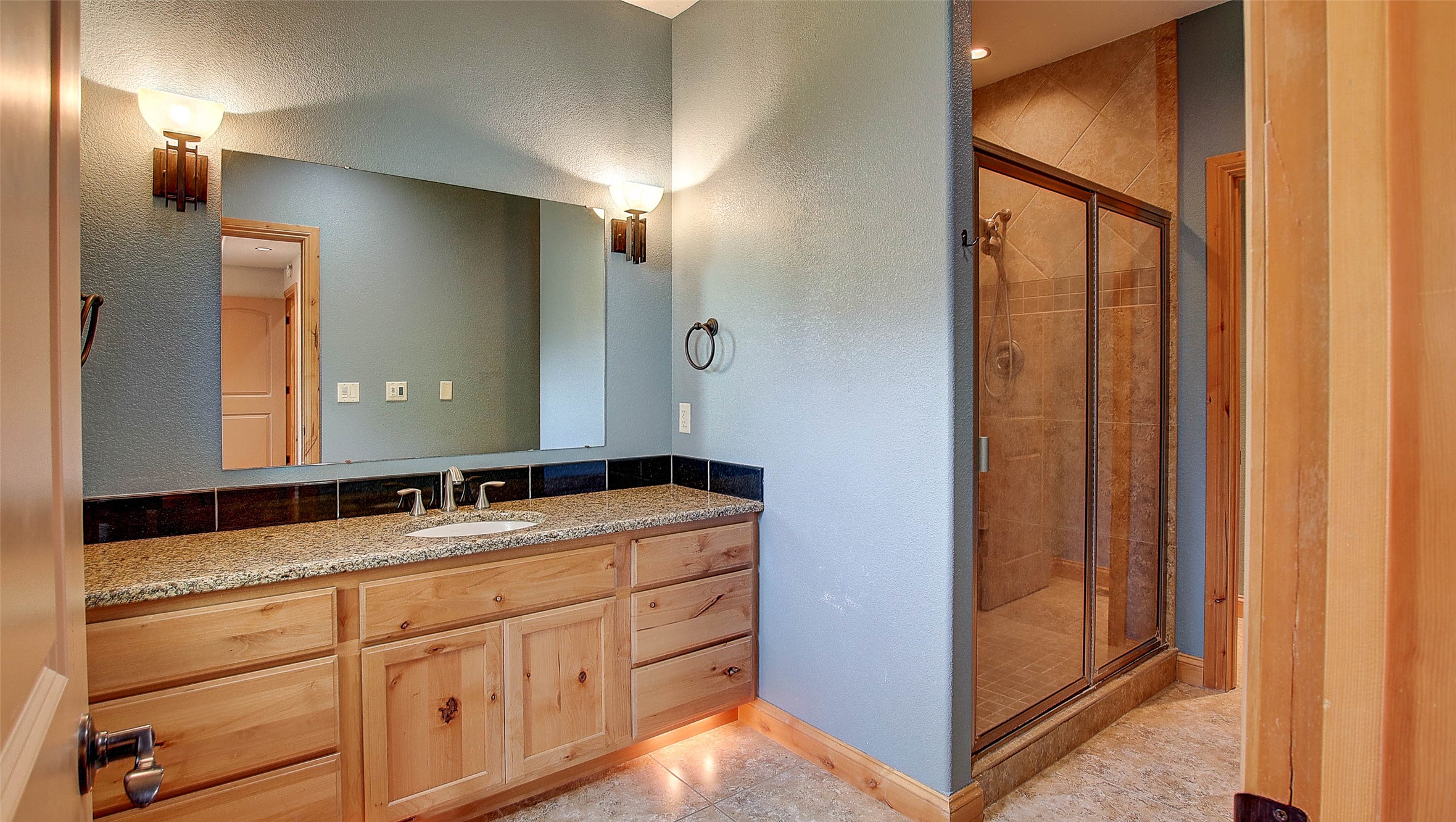 Lolo, Montana 59847, United States, 3 Bedrooms Bedrooms, ,2 BathroomsBathrooms,Residential,Pending,148692