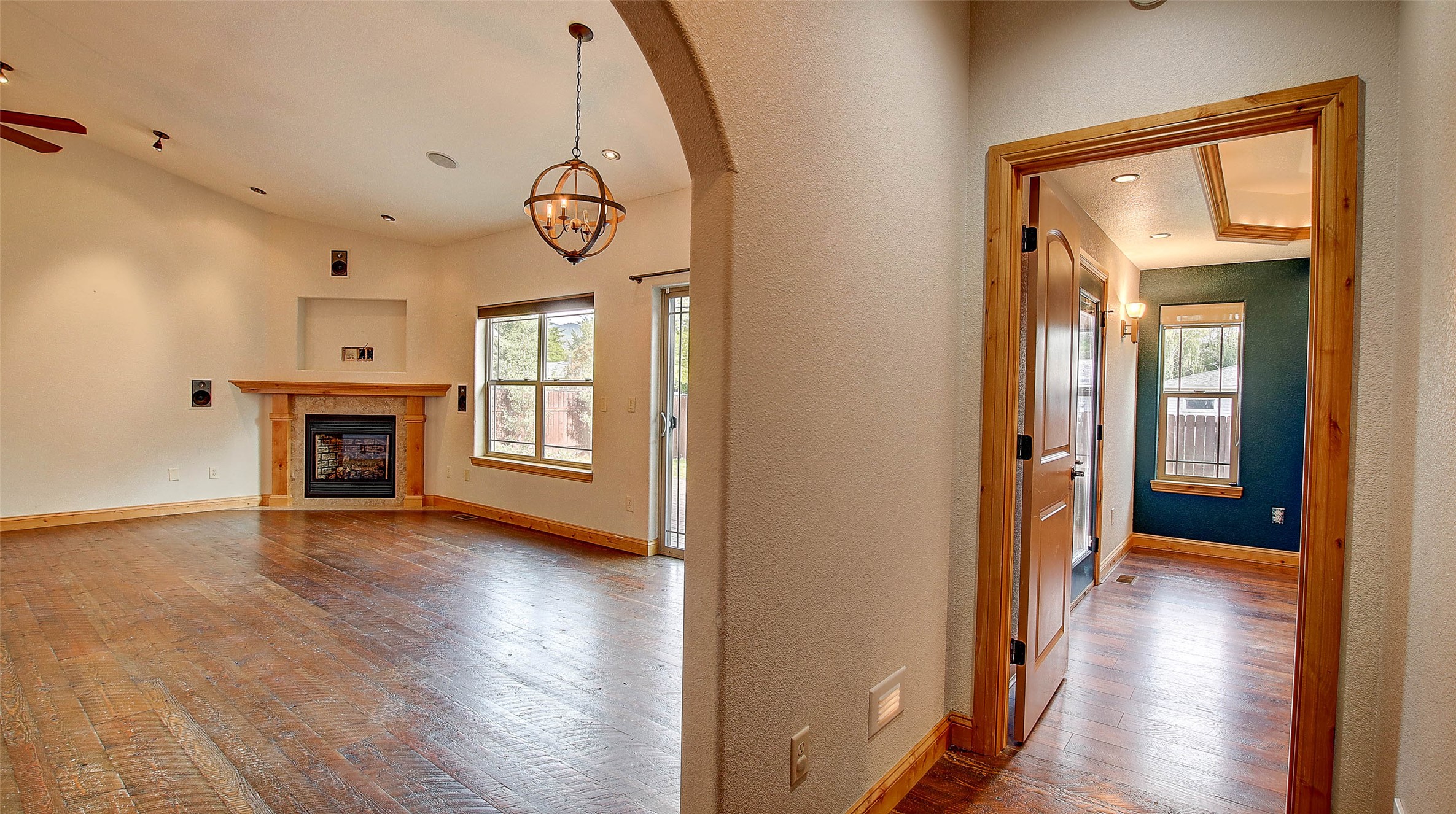 Lolo, Montana 59847, United States, 3 Bedrooms Bedrooms, ,2 BathroomsBathrooms,Residential,Pending,148692