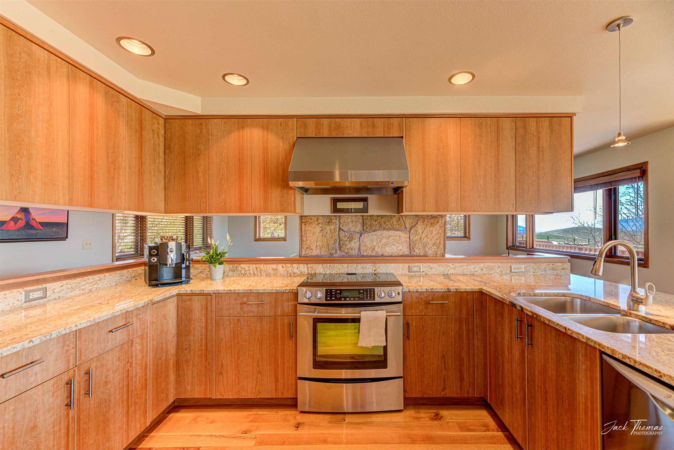 1087 Sunny Vista Road