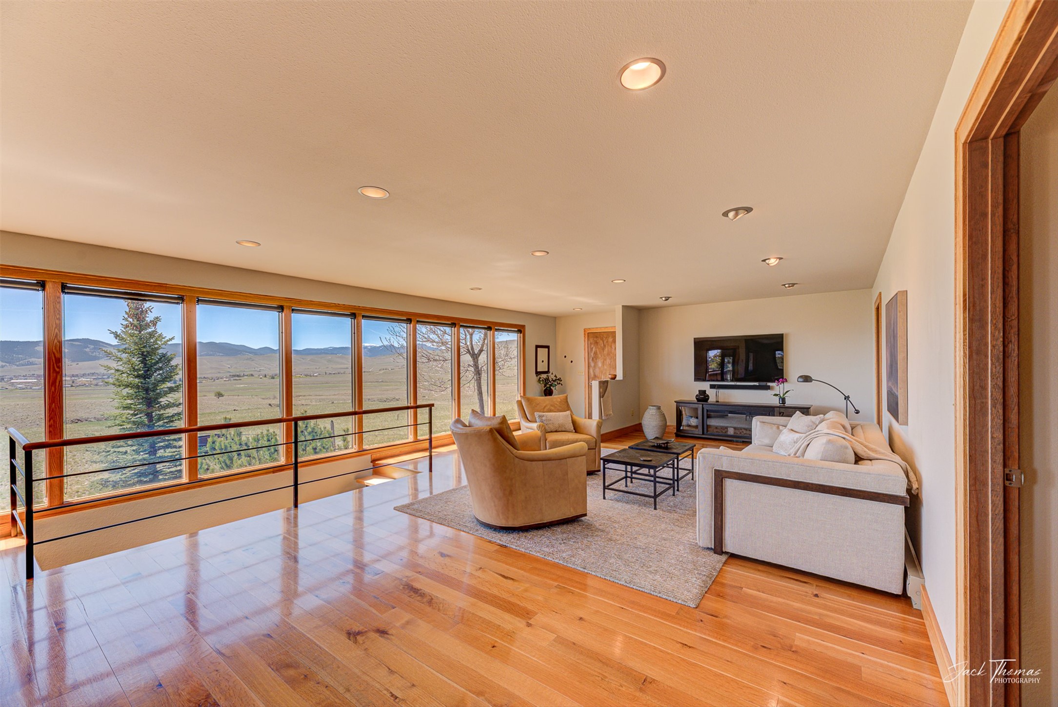 1087 Sunny Vista Road