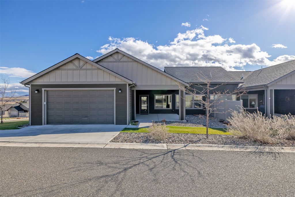 Photo of 2820 Vista Avenue, Helena, MT 59601 (MLS # 30060992)