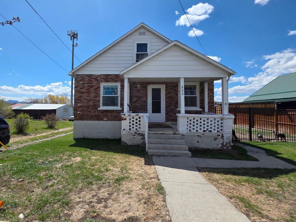 Photo of 806 Majors Street, Butte, MT 59701 (MLS # 30070158)