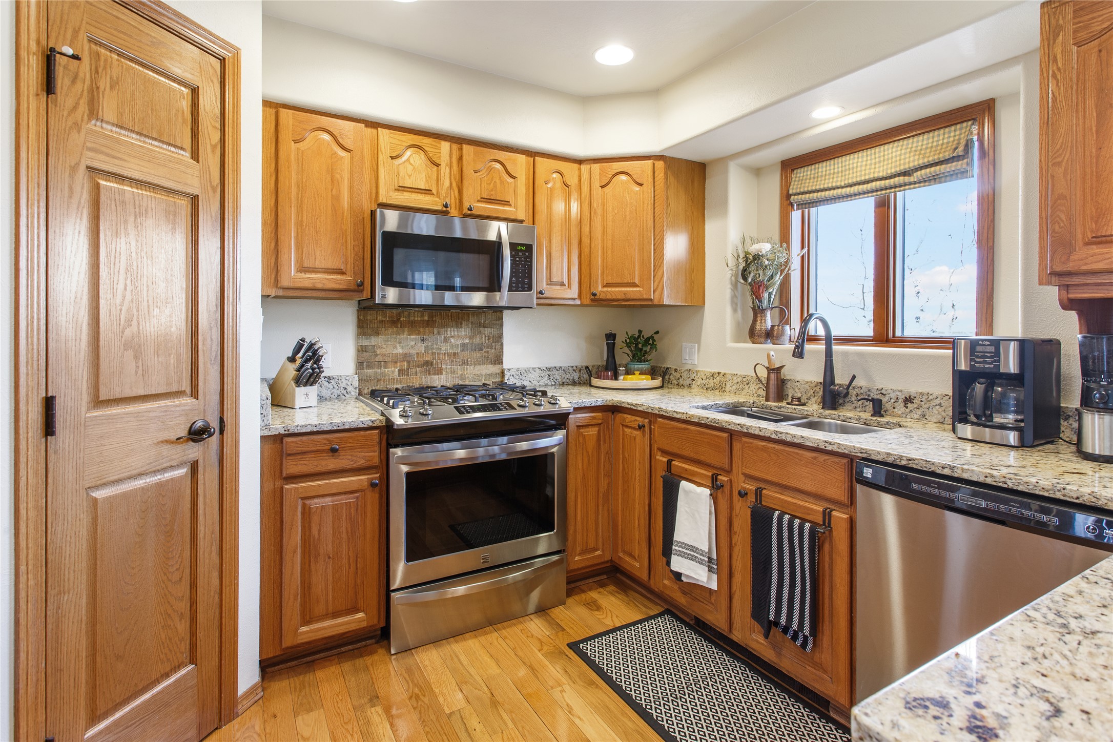 Butte, Montana 59701, United States, 5 Bedrooms Bedrooms, ,4 BathroomsBathrooms,Residential,Pending,110831