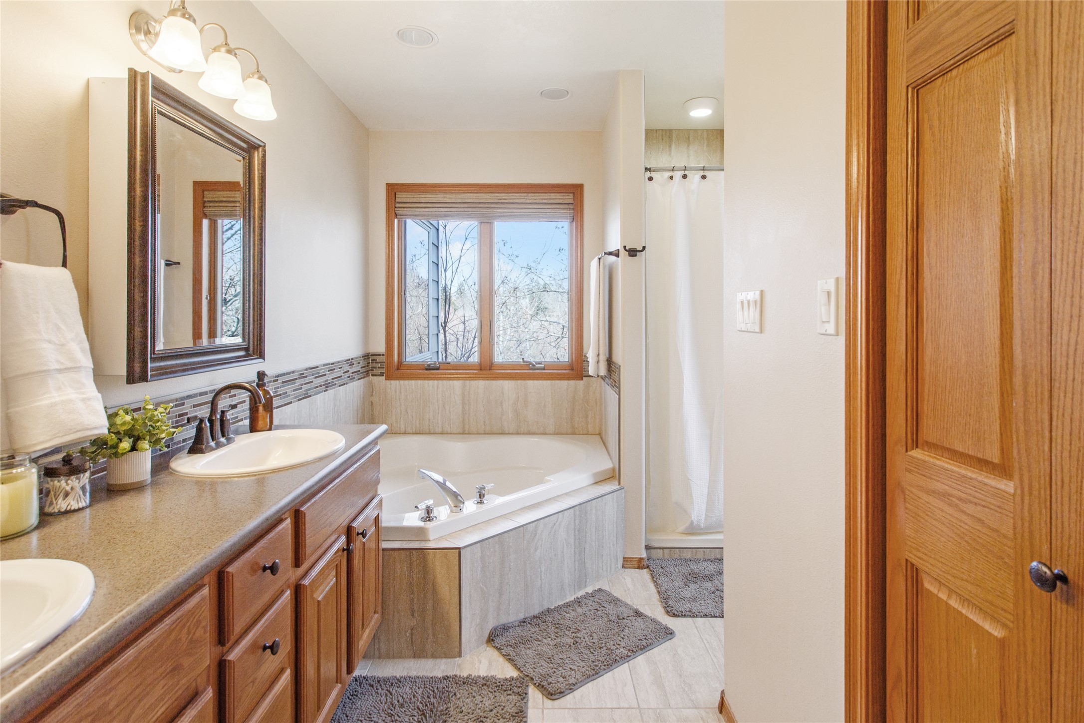 Butte, Montana 59701, United States, 5 Bedrooms Bedrooms, ,4 BathroomsBathrooms,Residential,Pending,110831