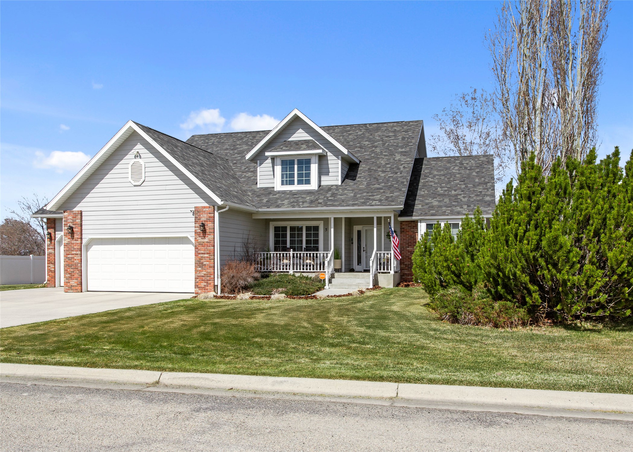 Butte, Montana 59701, United States, 5 Bedrooms Bedrooms, ,4 BathroomsBathrooms,Residential,Pending,110831