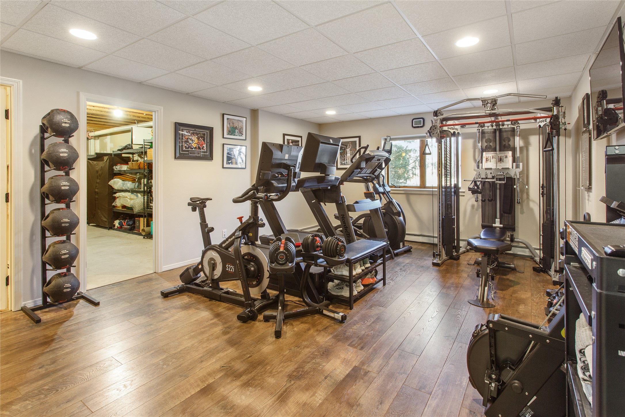 Butte, Montana 59701, United States, 5 Bedrooms Bedrooms, ,4 BathroomsBathrooms,Residential,Pending,110831