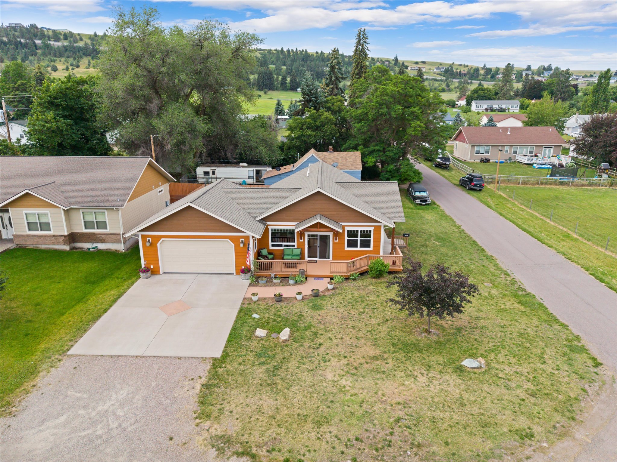 Polson, Montana 59860, United States, 3 Bedrooms Bedrooms, ,2 BathroomsBathrooms,Residential,Active,164499