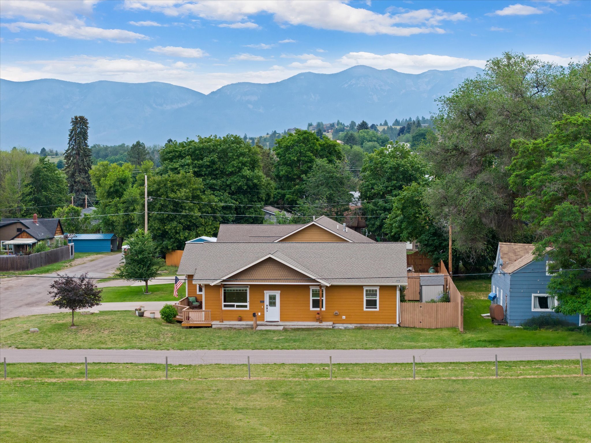 Polson, Montana 59860, United States, 3 Bedrooms Bedrooms, ,2 BathroomsBathrooms,Residential,Active,164499