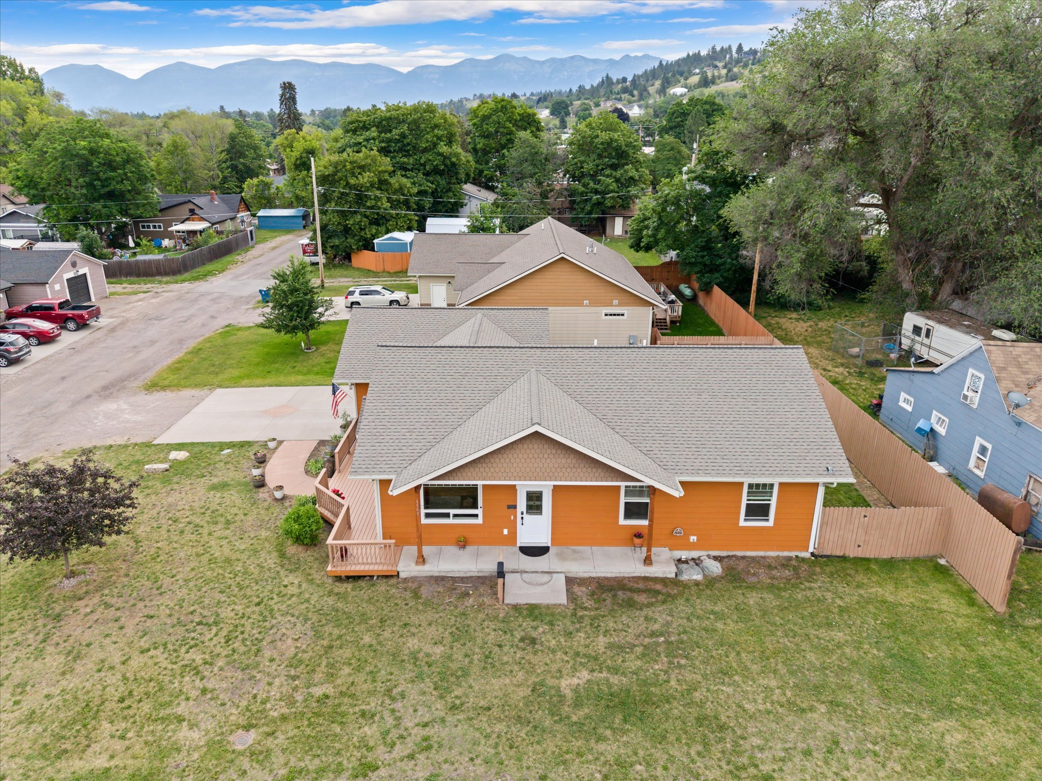 Polson, Montana 59860, United States, 3 Bedrooms Bedrooms, ,2 BathroomsBathrooms,Residential,Active,164499