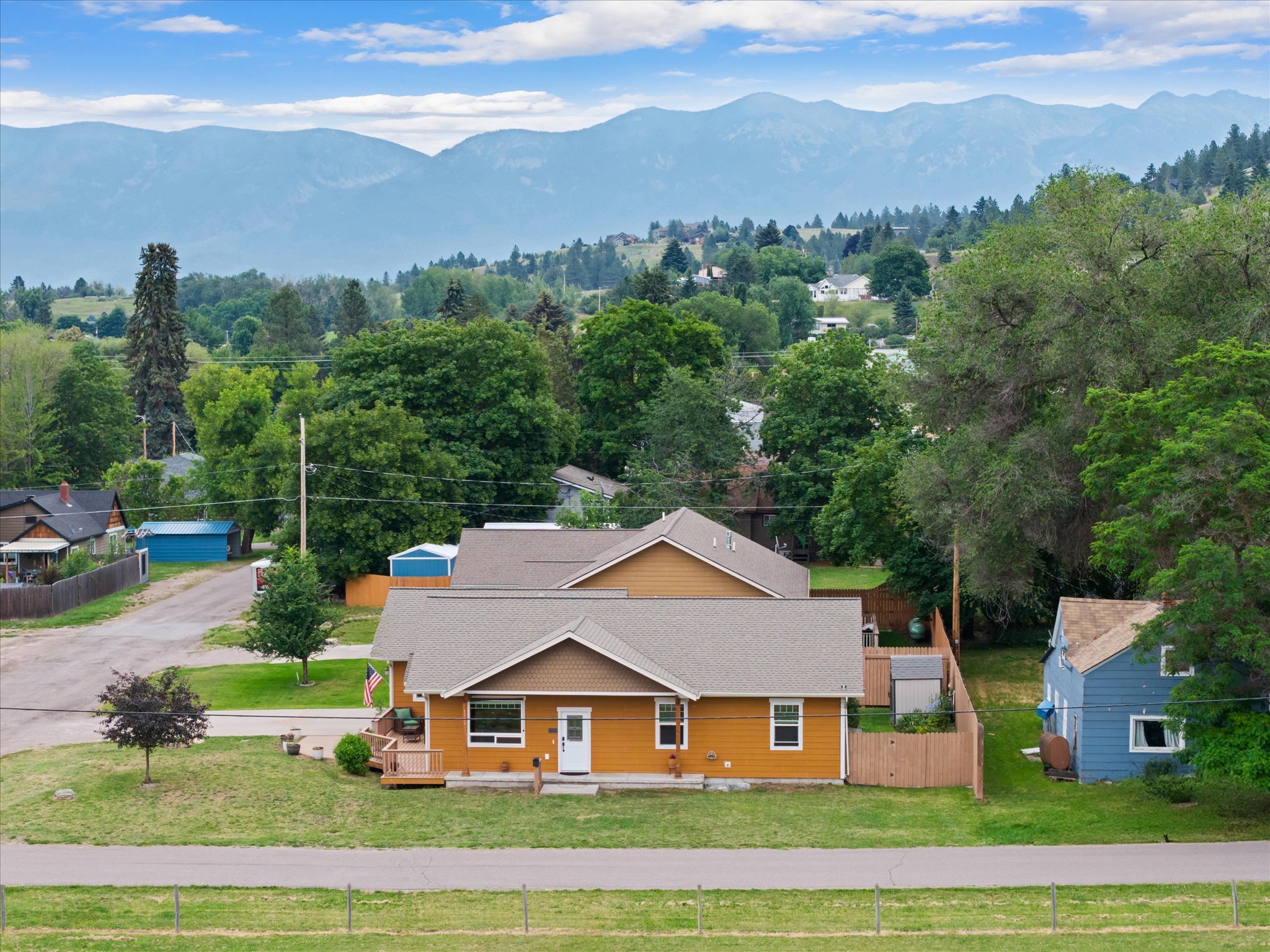Polson, Montana 59860, United States, 3 Bedrooms Bedrooms, ,2 BathroomsBathrooms,Residential,Active,164499