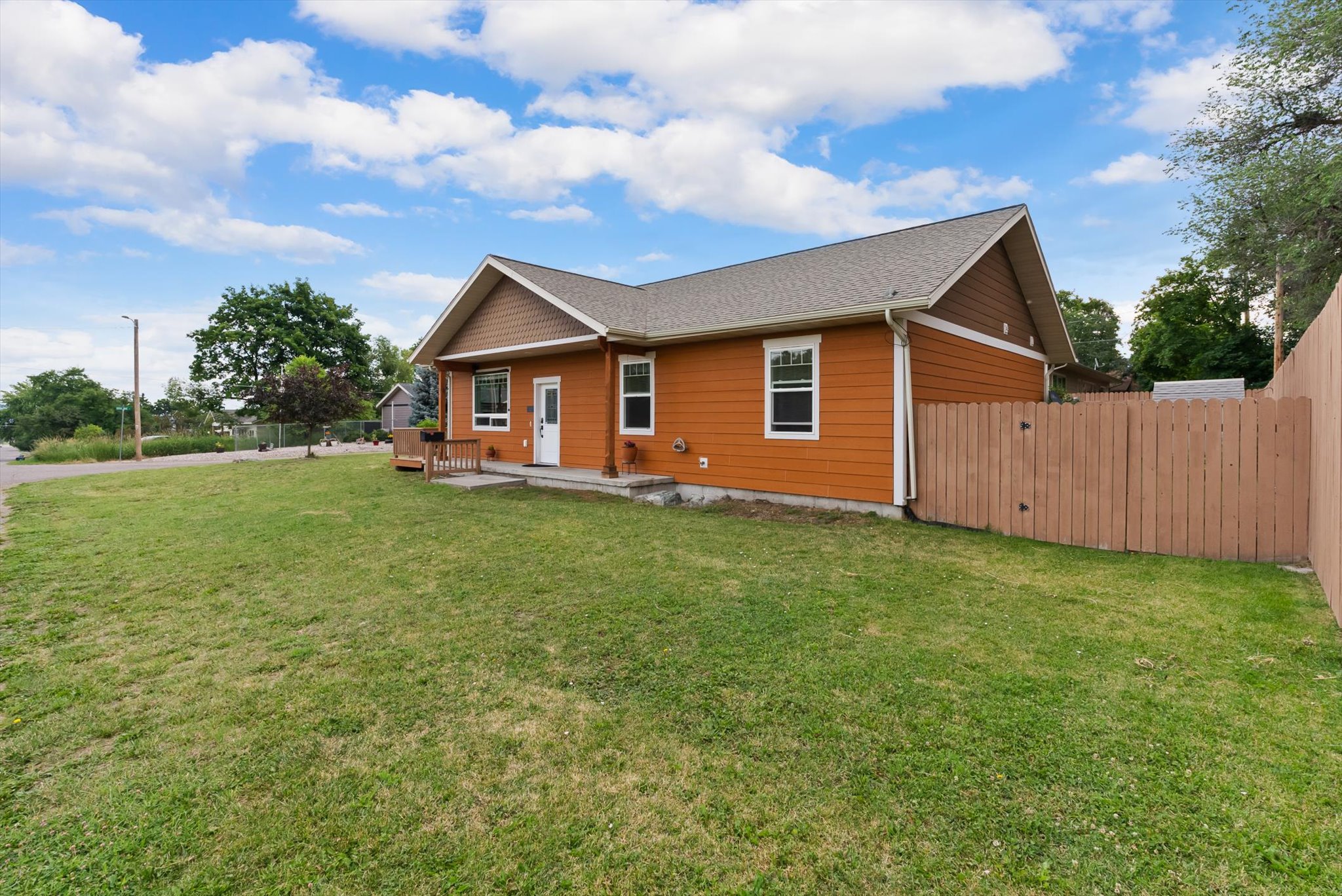 Polson, Montana 59860, United States, 3 Bedrooms Bedrooms, ,2 BathroomsBathrooms,Residential,Active,164499