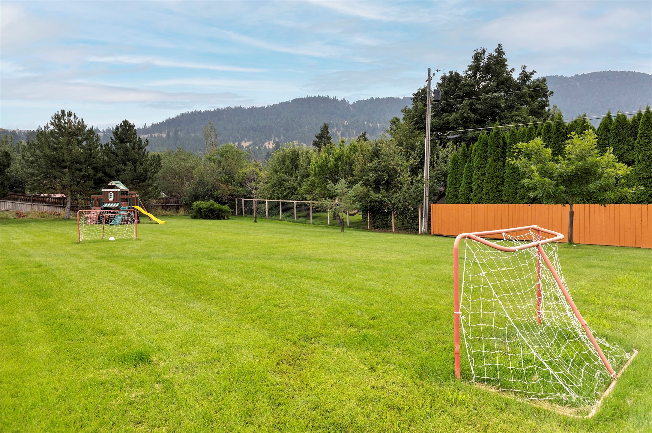 Missoula, Montana 59802, United States, 4 Bedrooms Bedrooms, ,2 BathroomsBathrooms,Residential,Pending,48313