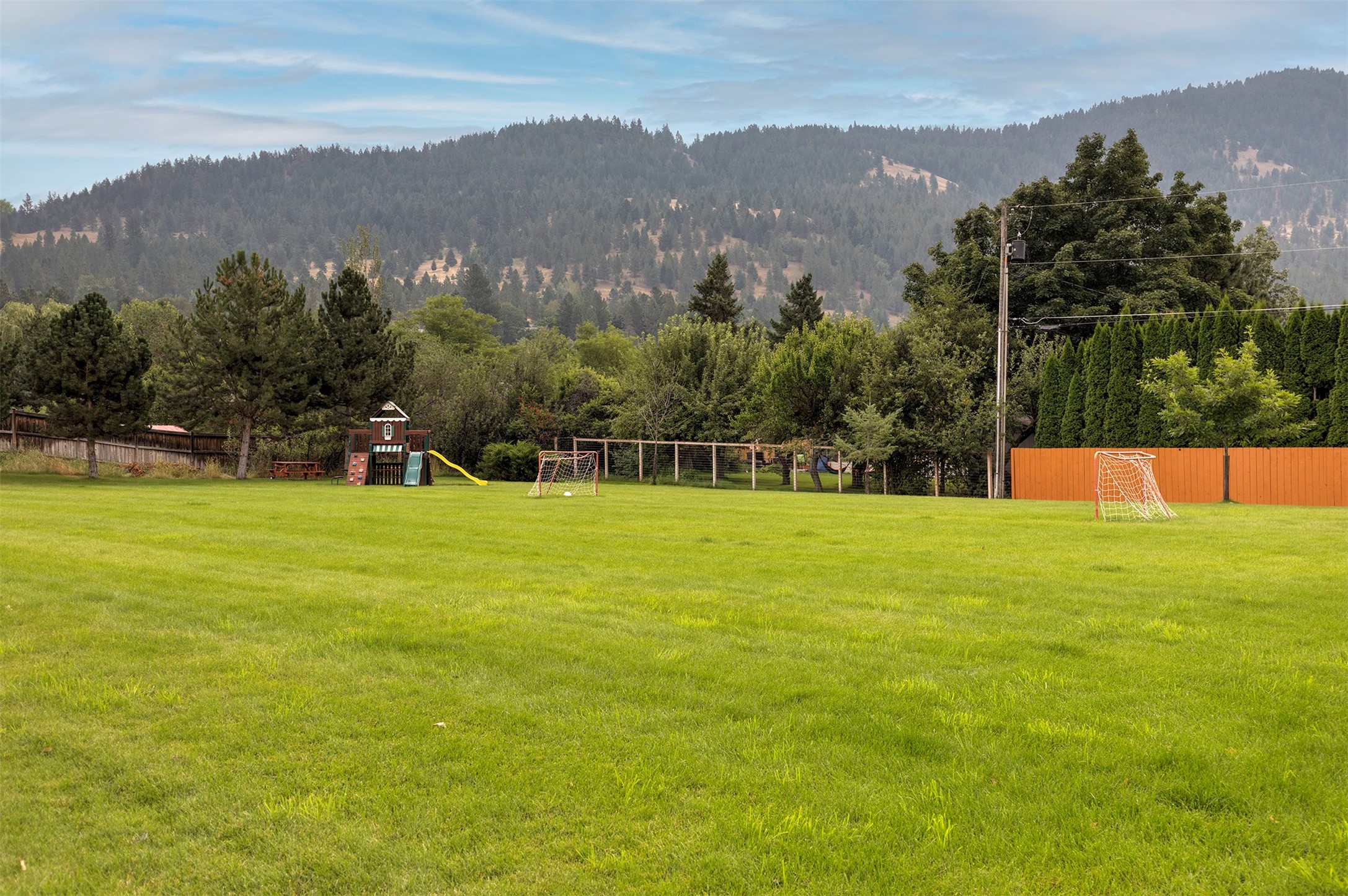 Missoula, Montana 59802, United States, 4 Bedrooms Bedrooms, ,2 BathroomsBathrooms,Residential,Pending,48313