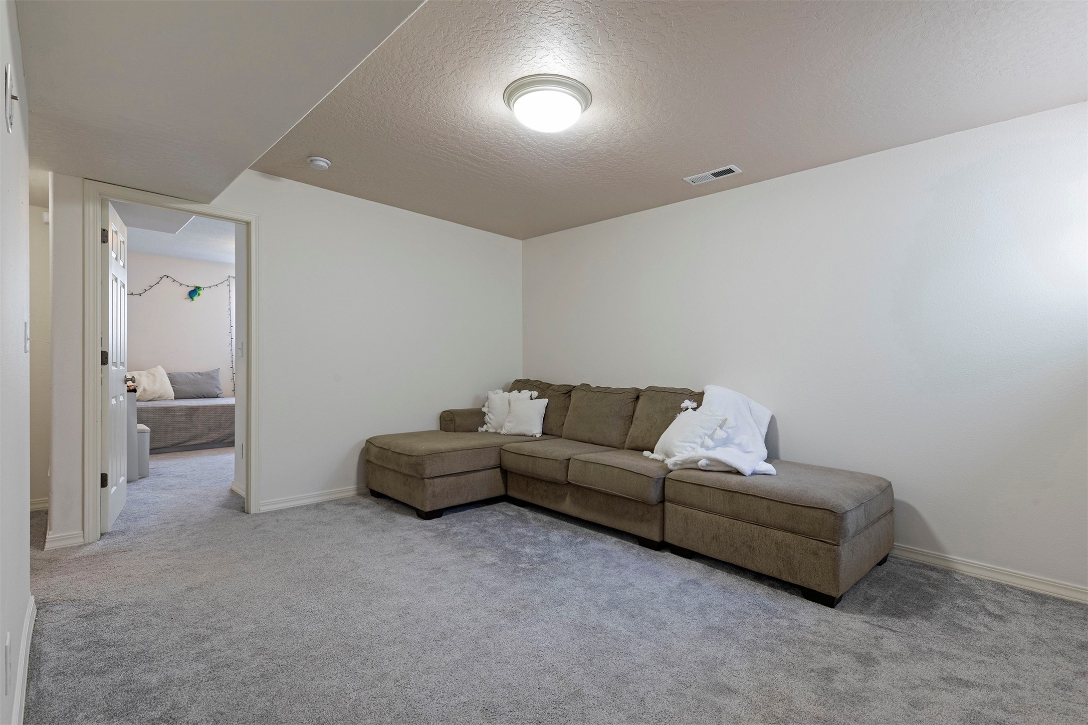 Missoula, Montana 59802, United States, 4 Bedrooms Bedrooms, ,2 BathroomsBathrooms,Residential,Pending,48313