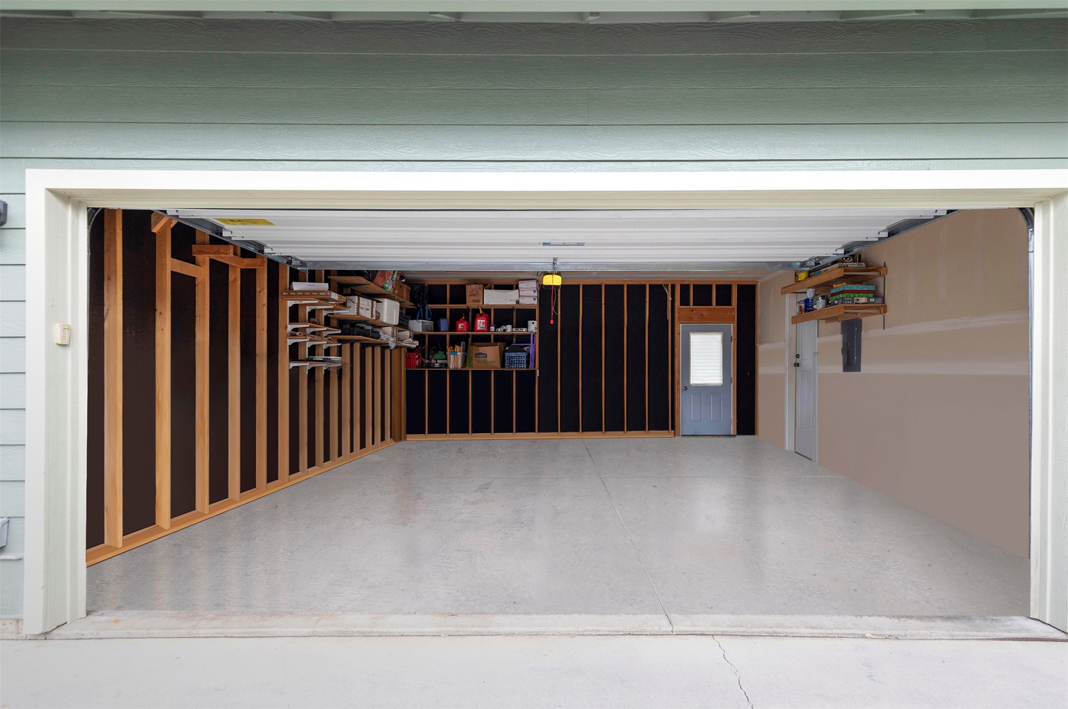 Missoula, Montana 59802, United States, 4 Bedrooms Bedrooms, ,2 BathroomsBathrooms,Residential,Pending,48313