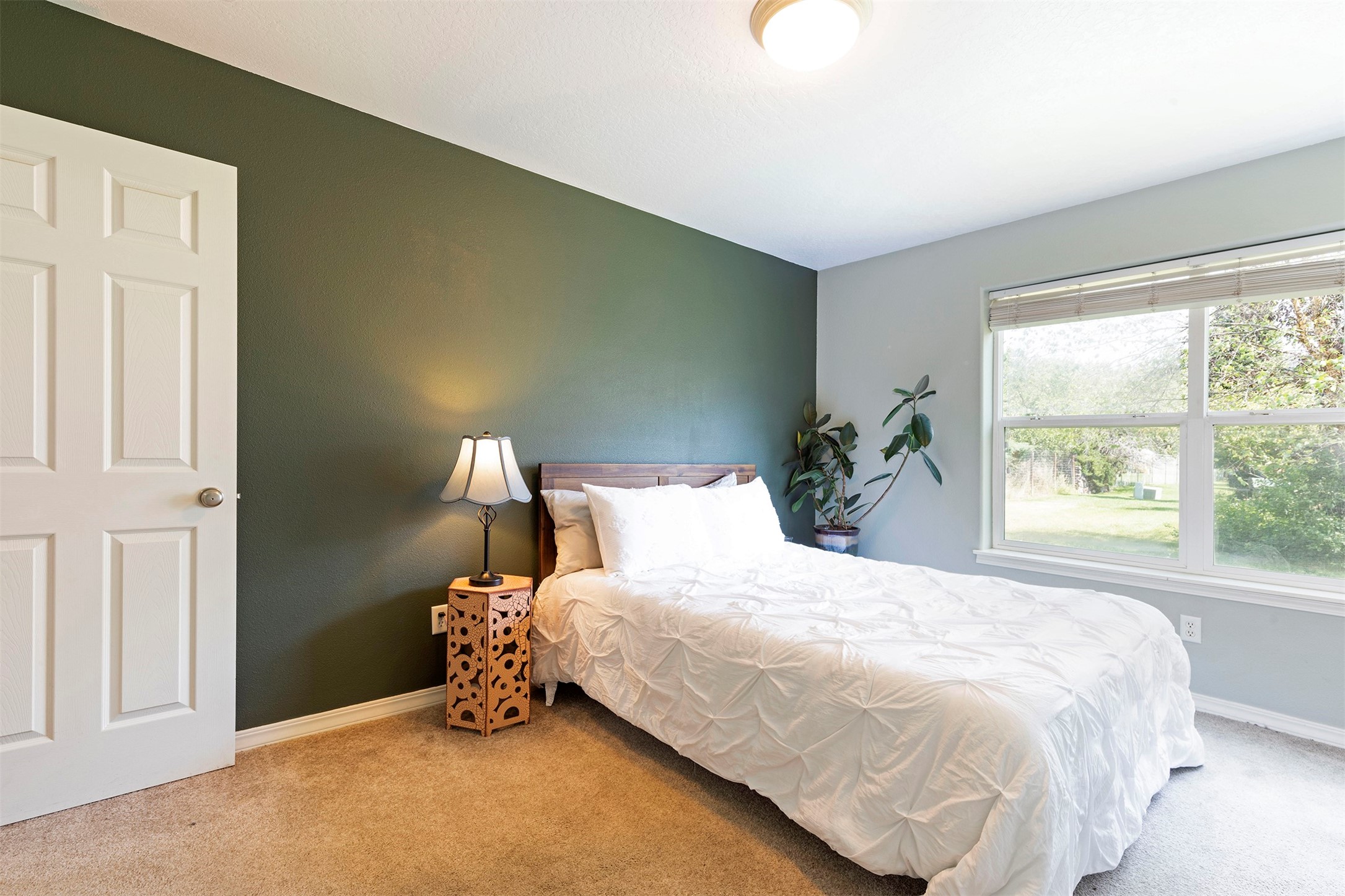 Missoula, Montana 59802, United States, 4 Bedrooms Bedrooms, ,2 BathroomsBathrooms,Residential,Pending,48313