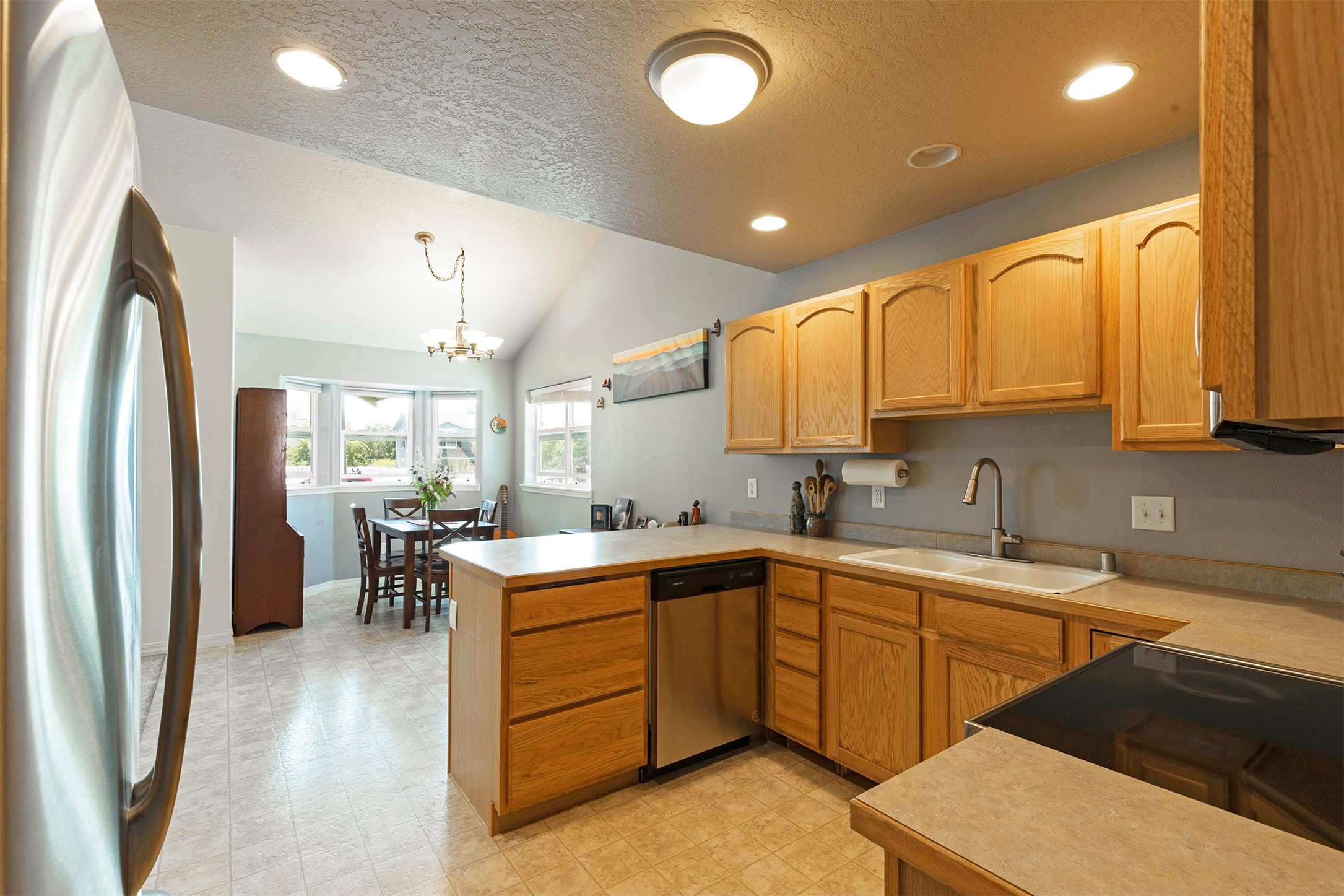 Missoula, Montana 59802, United States, 4 Bedrooms Bedrooms, ,2 BathroomsBathrooms,Residential,Pending,48313