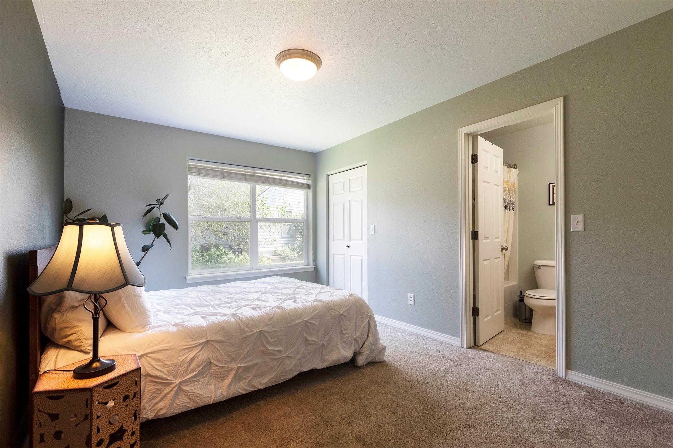 Missoula, Montana 59802, United States, 4 Bedrooms Bedrooms, ,2 BathroomsBathrooms,Residential,Pending,48313