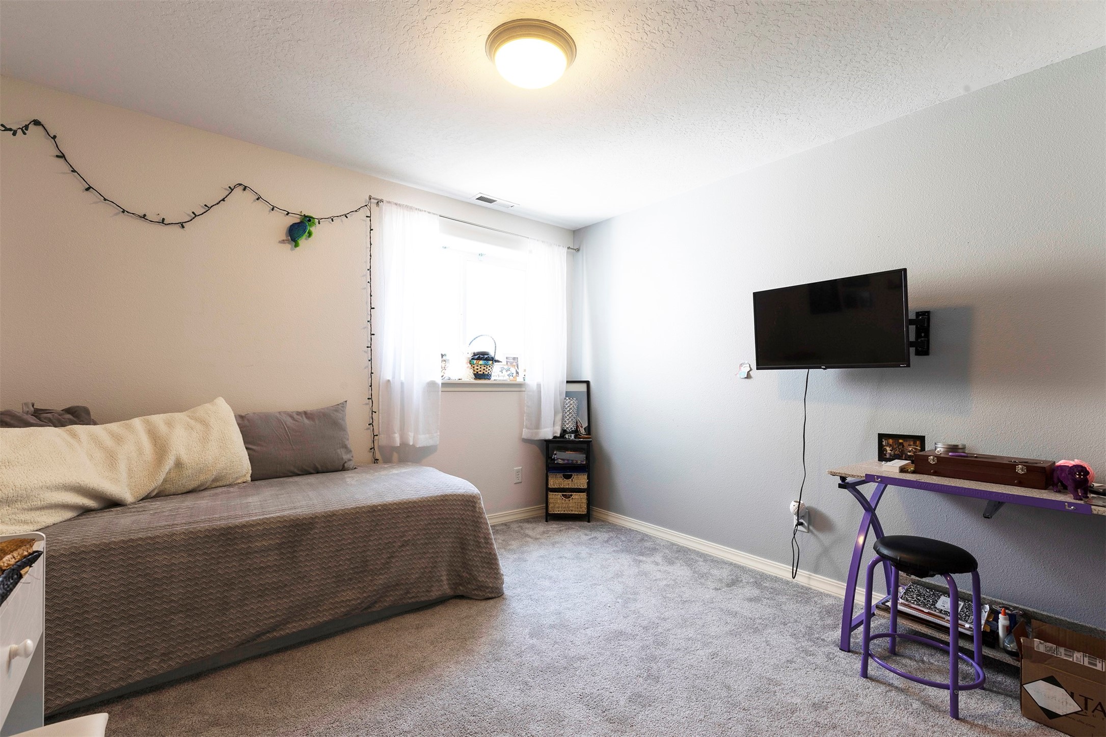 Missoula, Montana 59802, United States, 4 Bedrooms Bedrooms, ,2 BathroomsBathrooms,Residential,Pending,48313