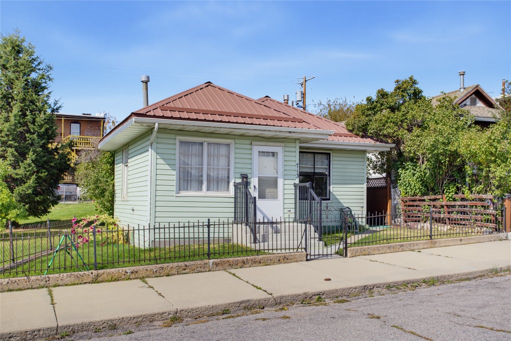 Photo of 713 Placer Street, Butte, MT 59701 (MLS # 30079055)