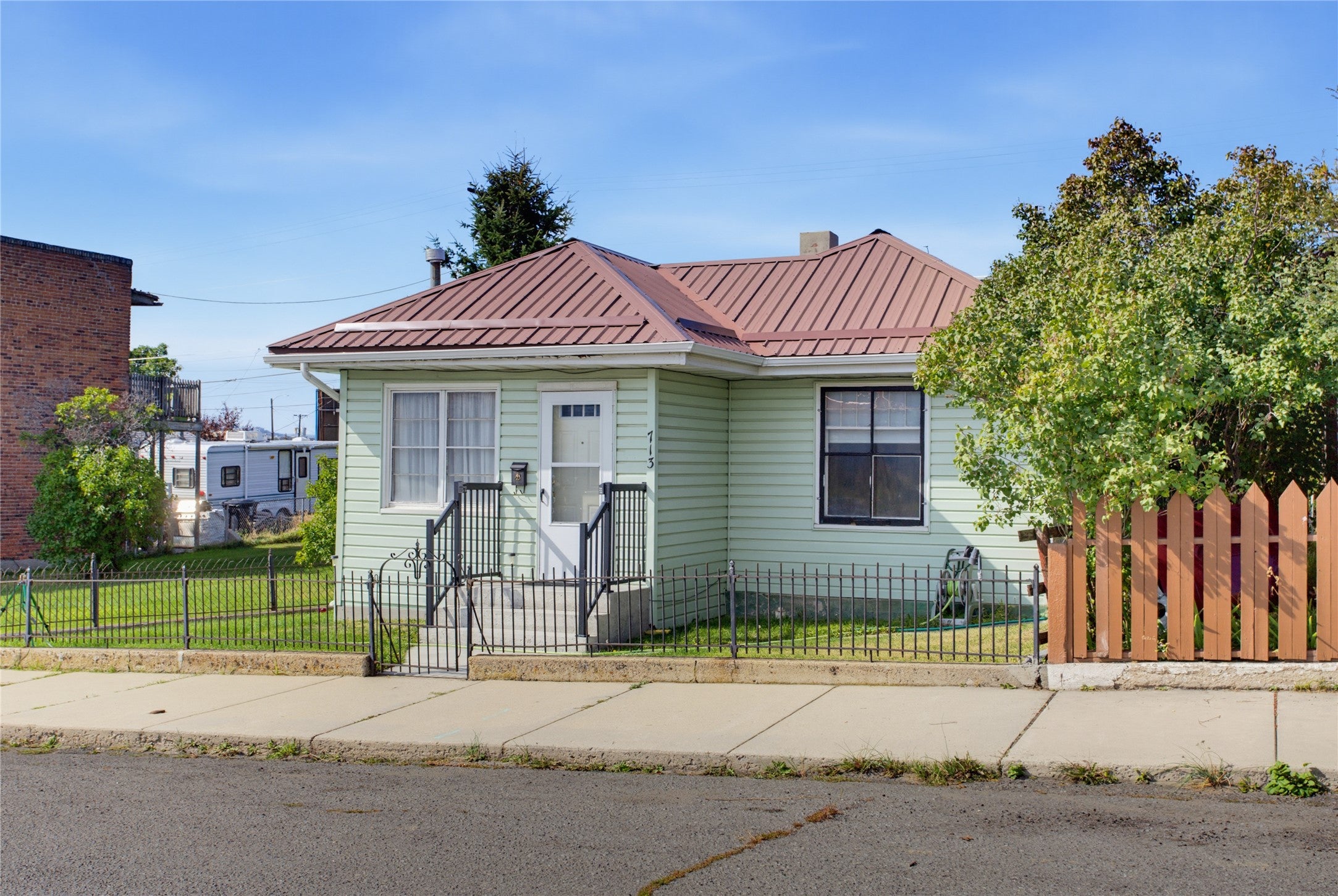 713 Placer Street