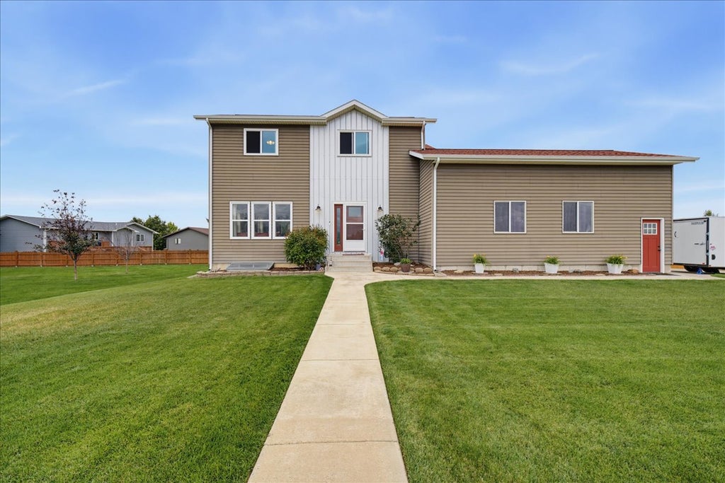 Photo of 3104 2nd Street NE, Great Falls, MT 59404 (MLS # 30078181)