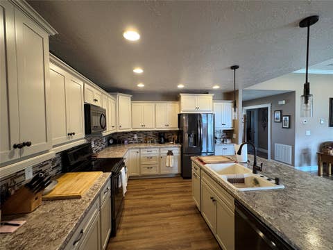 Tiny photo for 116 41st Avenue NE, Great Falls, MT 59404 (MLS # 30076511)