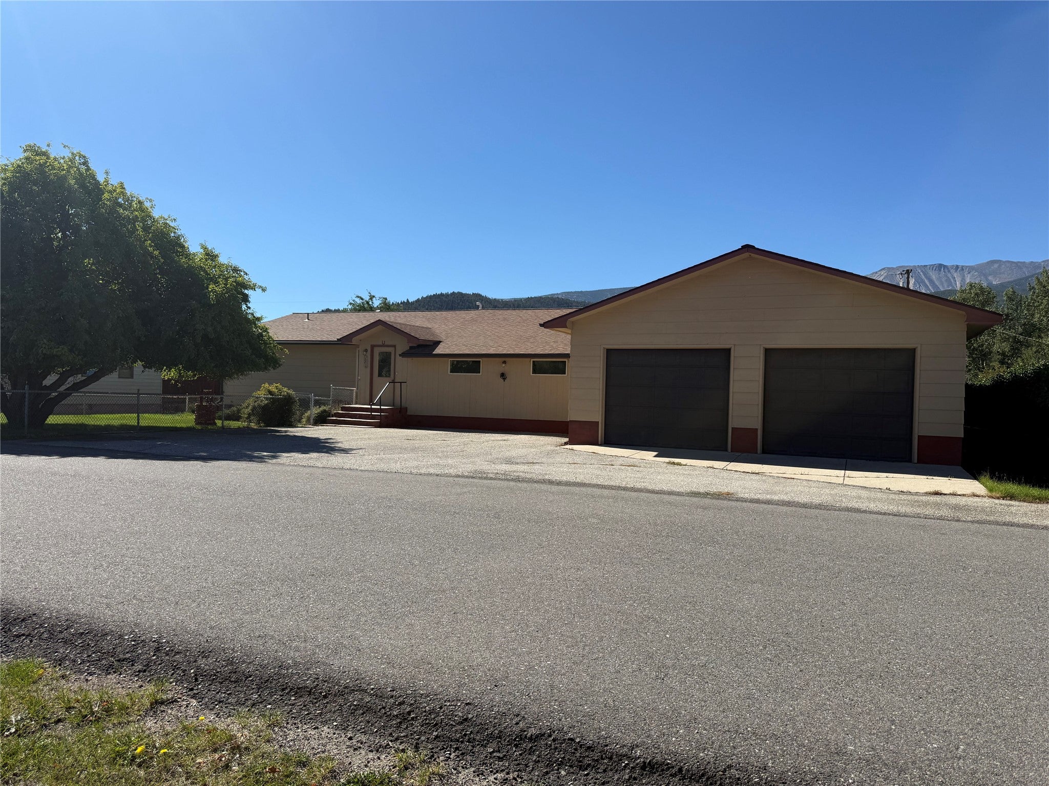221 Mountain View Drive S