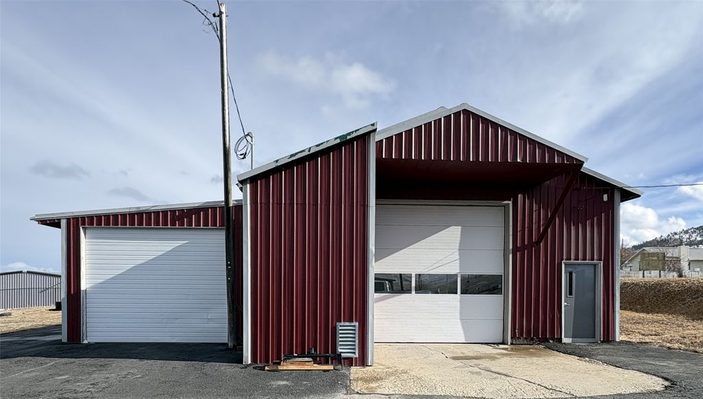 Photo of 2300 Euclid Avenue, Helena, MT 59601 (MLS # 30065511)