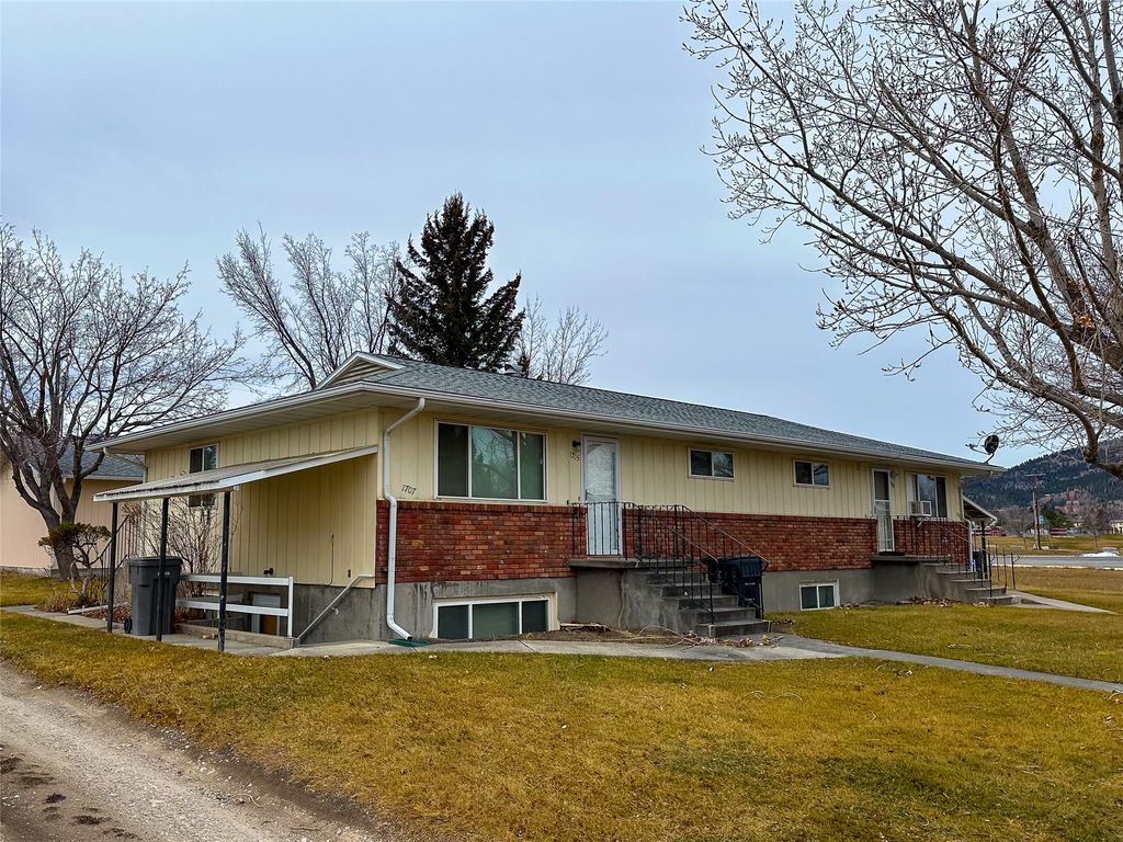 Photo of 1701 Townsend Avenue, Helena, MT 59601 (MLS # 30062191)