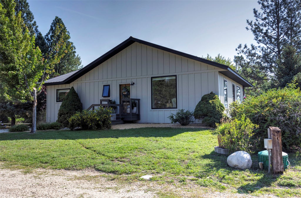 Photo of 799 Bear Creek Trail, Victor, MT 59875 (MLS # 30078935)