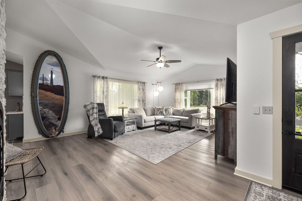 Photo of 44 Windward Loop, Kalispell, MT 59901 (MLS # 30065190)