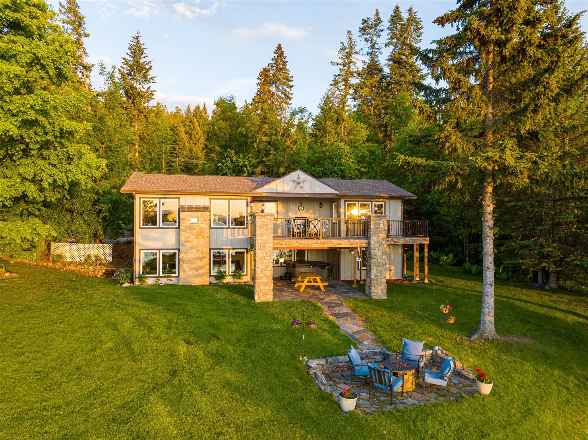 Polson, Montana 59860, United States, 4 Bedrooms Bedrooms, ,3 BathroomsBathrooms,Residential,Active,146481