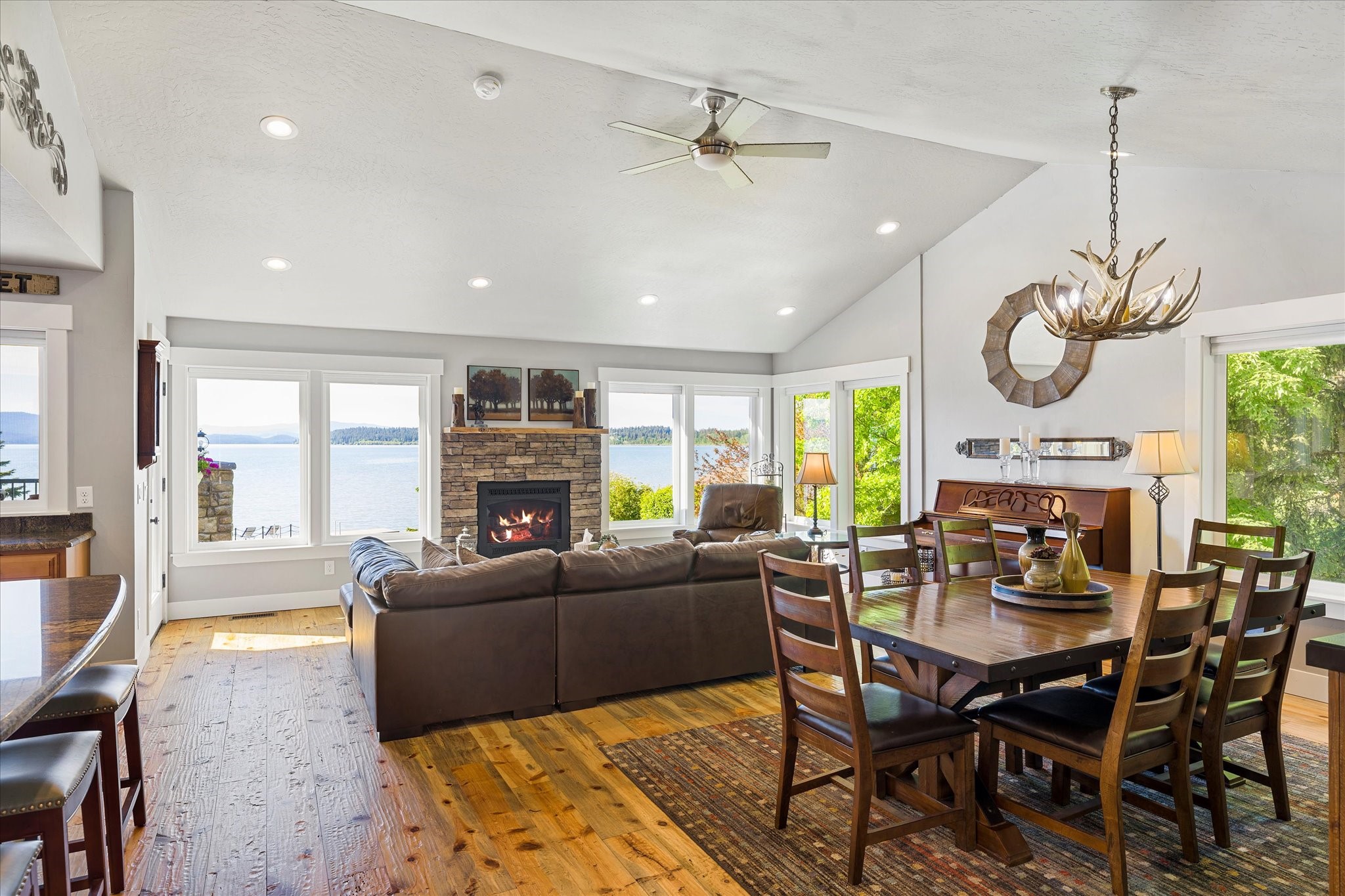 Polson, Montana 59860, United States, 4 Bedrooms Bedrooms, ,3 BathroomsBathrooms,Residential,Active,146481