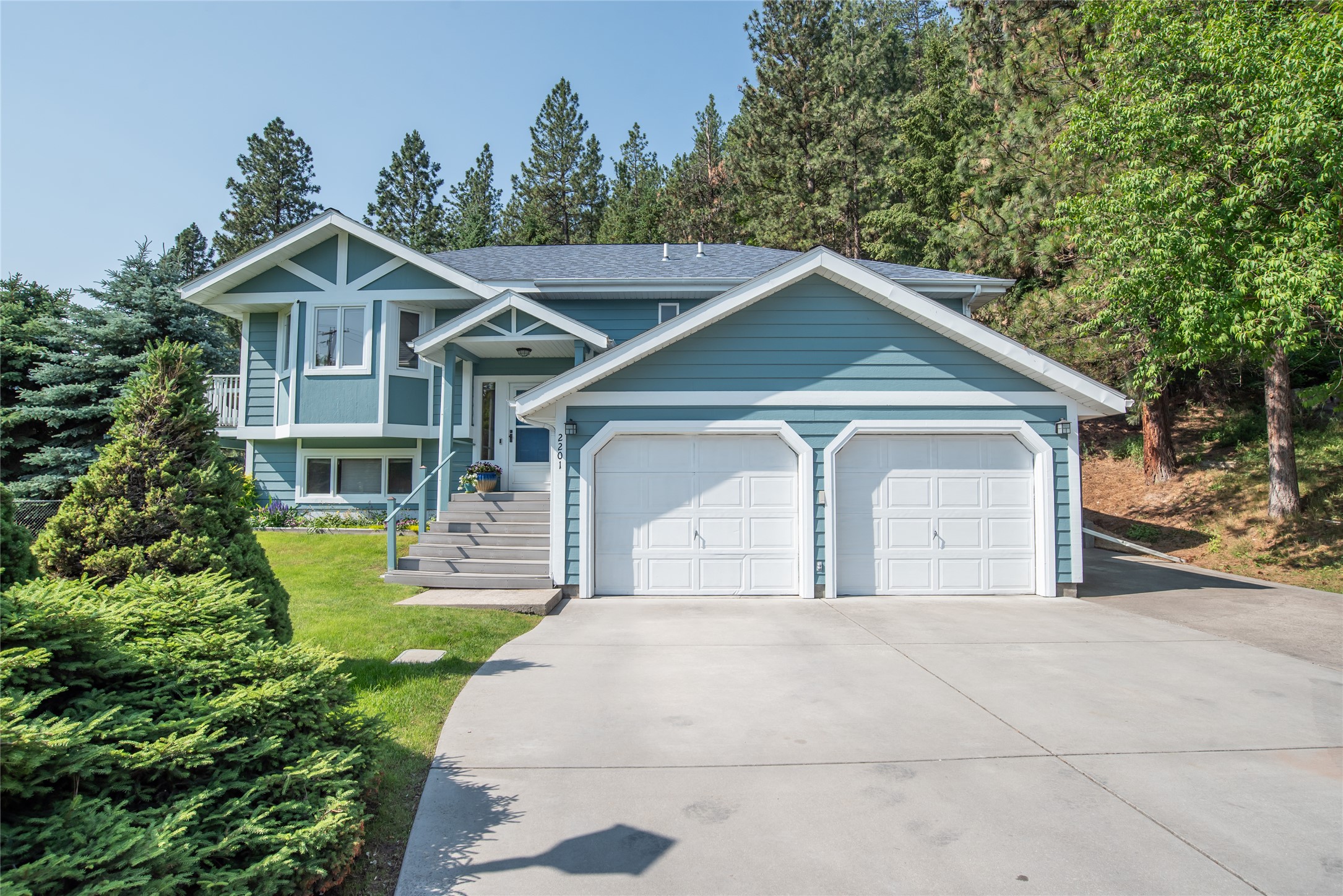 2201 Greenough Court W