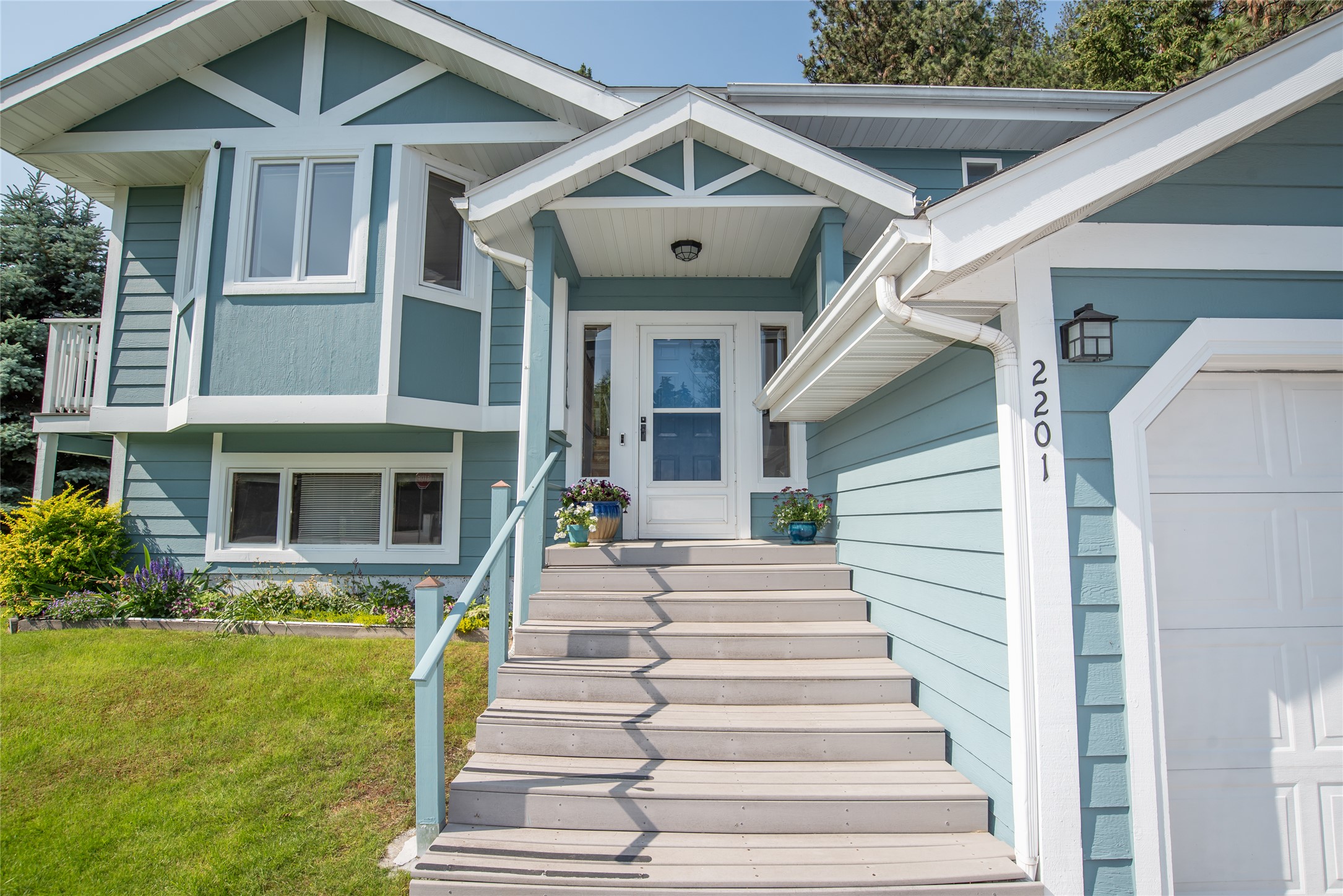 2201 Greenough Court W