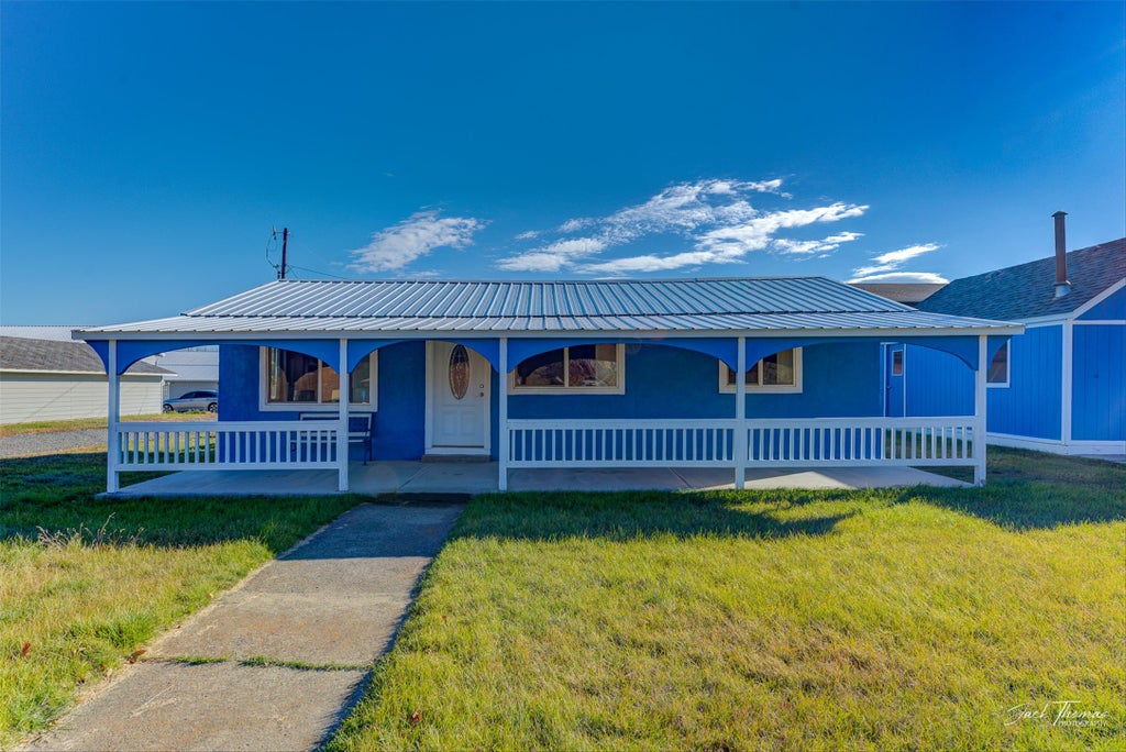 Photo of 1400 Elm Street, Helena, MT 59601 (MLS # 30080109)