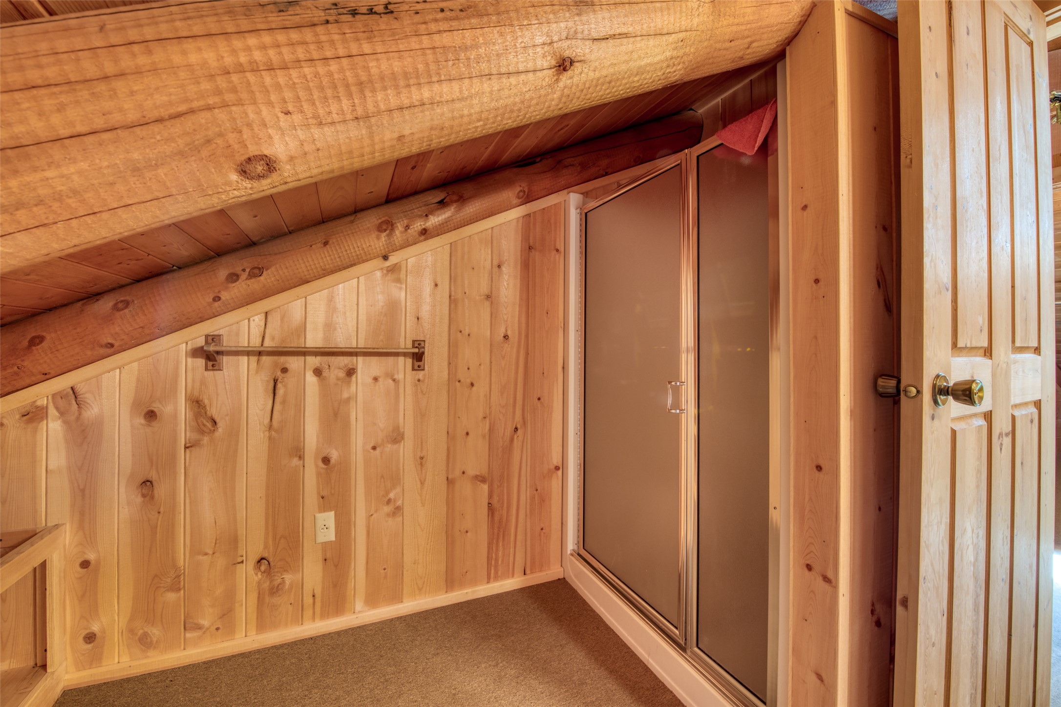 Sula, Montana 59871, United States, 2 Bedrooms Bedrooms, ,2 BathroomsBathrooms,Residential,Pending,142593