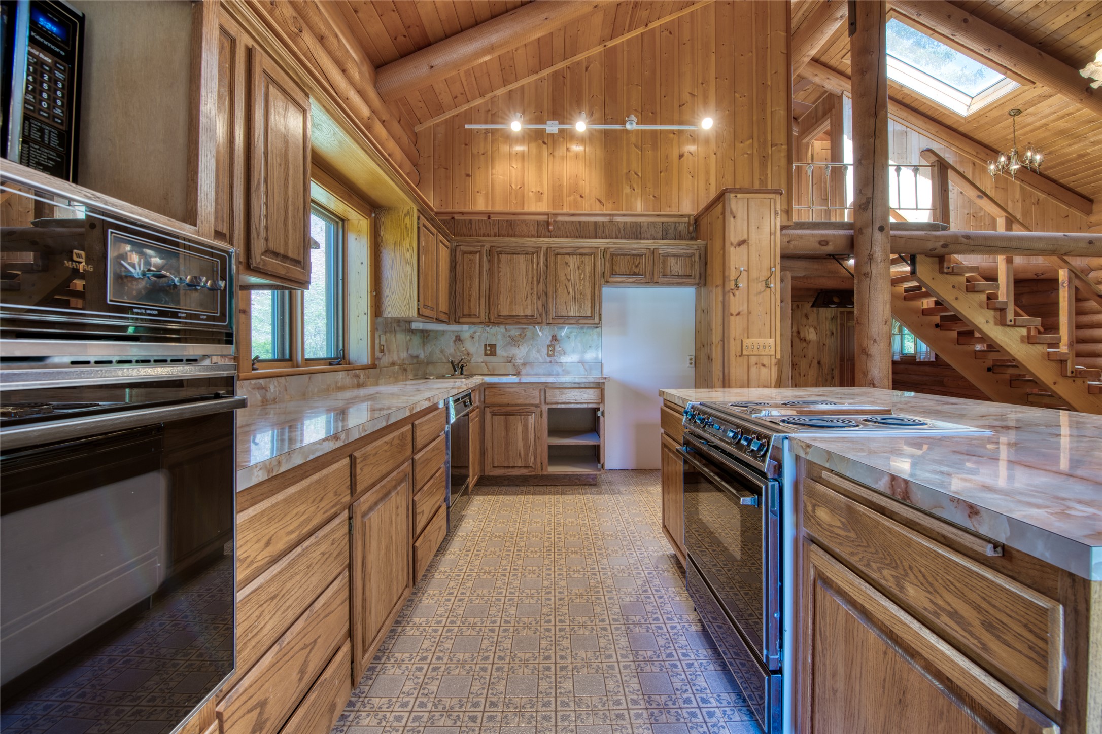 Sula, Montana 59871, United States, 2 Bedrooms Bedrooms, ,2 BathroomsBathrooms,Residential,Pending,142593