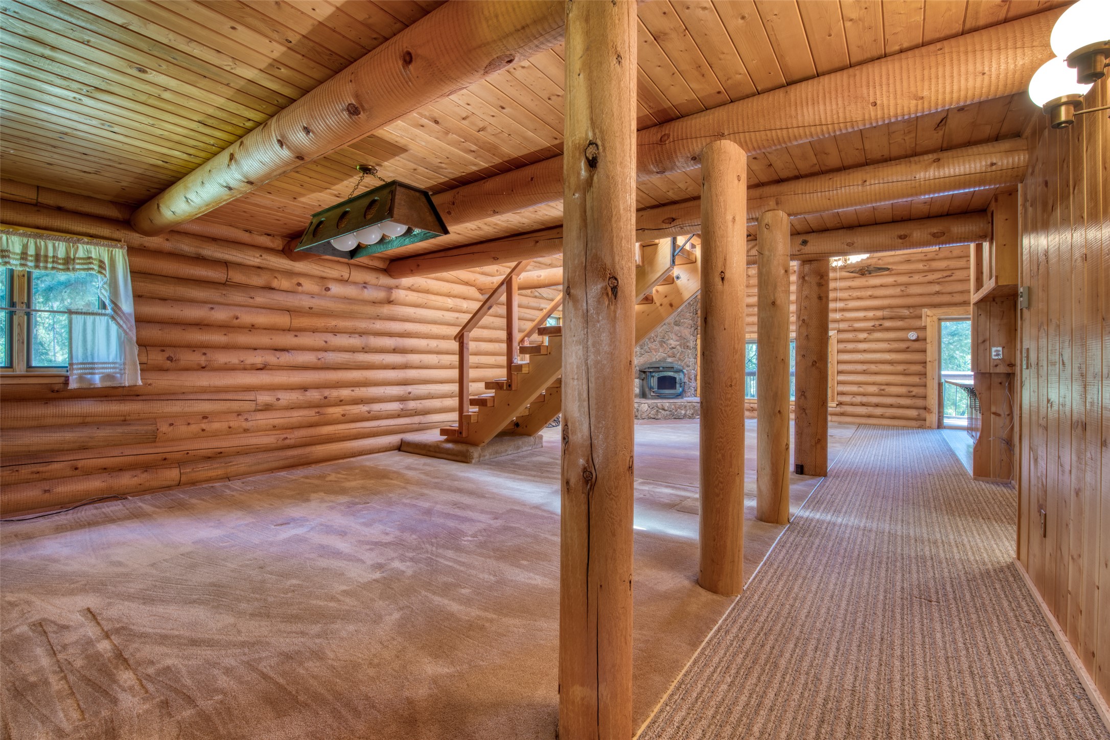 Sula, Montana 59871, United States, 2 Bedrooms Bedrooms, ,2 BathroomsBathrooms,Residential,Pending,142593