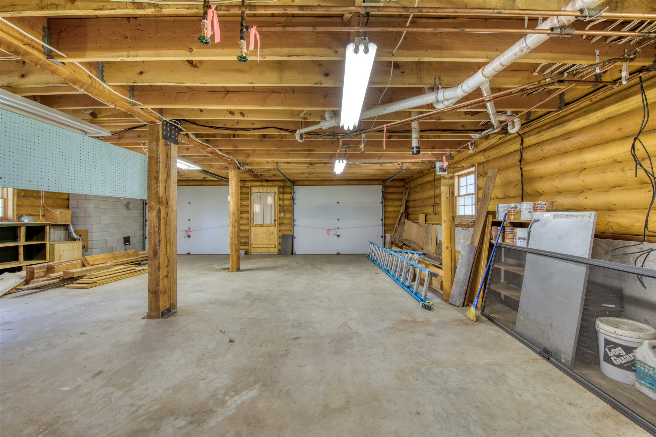 Sula, Montana 59871, United States, 2 Bedrooms Bedrooms, ,2 BathroomsBathrooms,Residential,Pending,142593