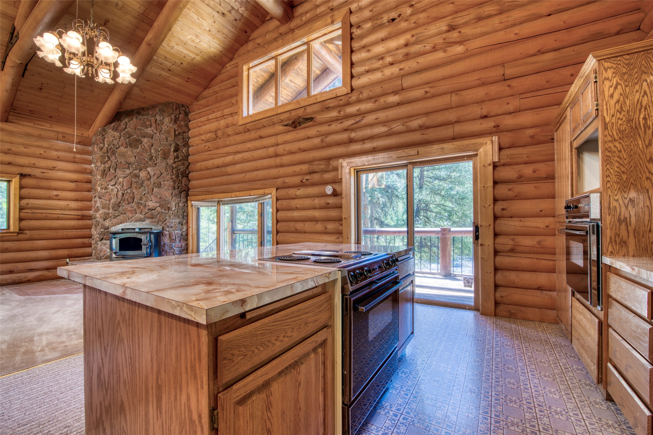 Sula, Montana 59871, United States, 2 Bedrooms Bedrooms, ,2 BathroomsBathrooms,Residential,Pending,142593