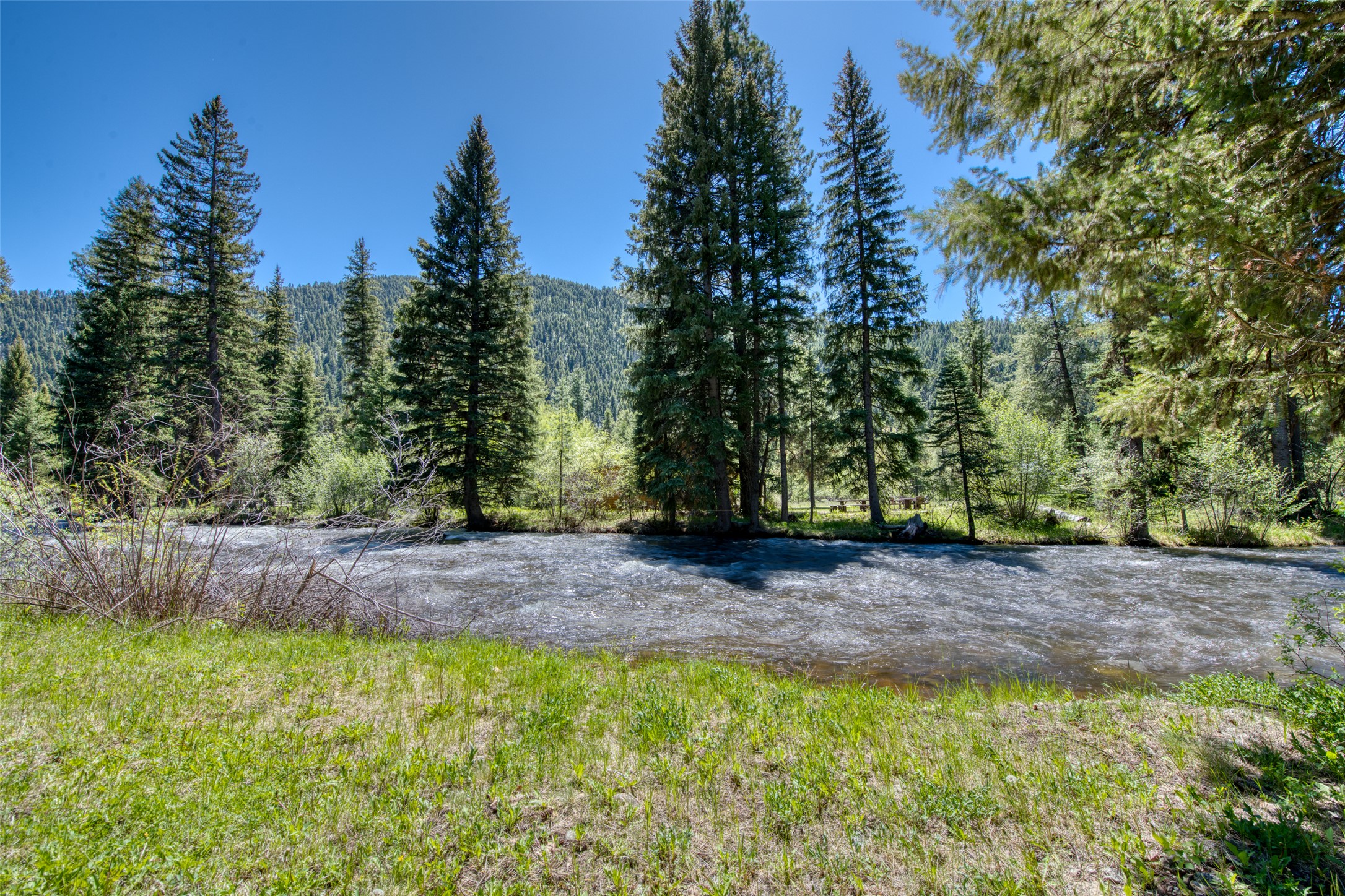 Sula, Montana 59871, United States, 2 Bedrooms Bedrooms, ,2 BathroomsBathrooms,Residential,Pending,142593