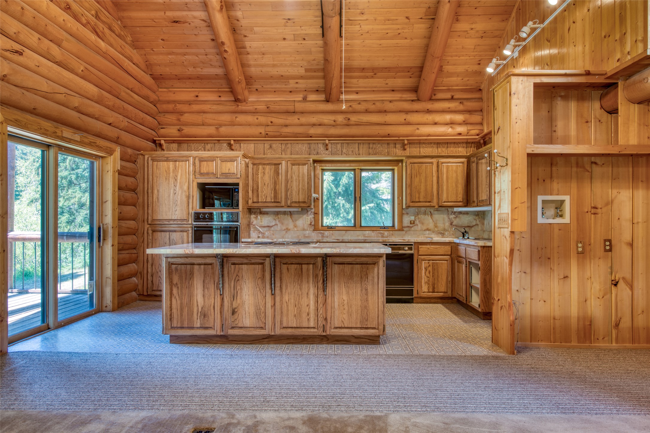 Sula, Montana 59871, United States, 2 Bedrooms Bedrooms, ,2 BathroomsBathrooms,Residential,Pending,142593