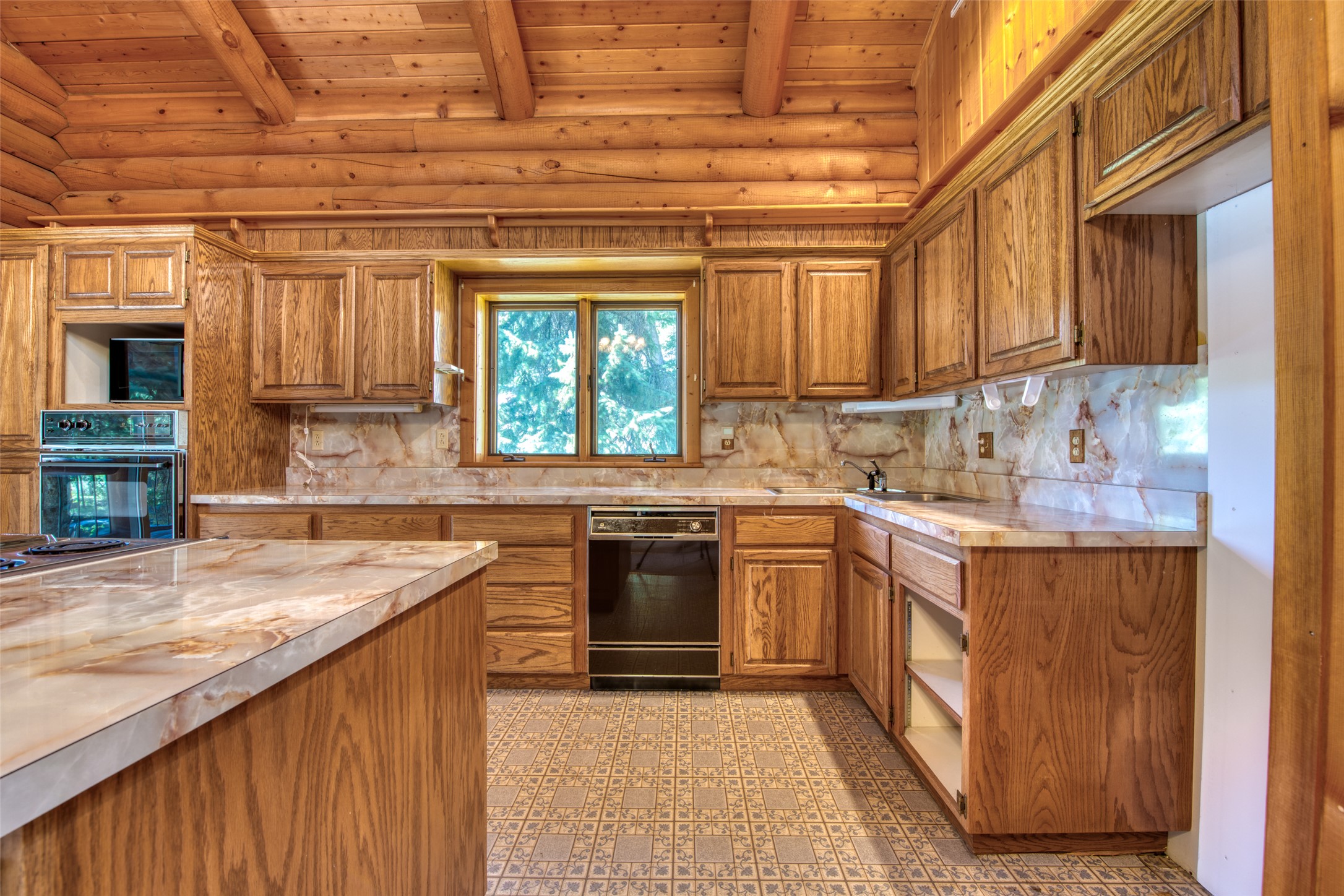 Sula, Montana 59871, United States, 2 Bedrooms Bedrooms, ,2 BathroomsBathrooms,Residential,Pending,142593