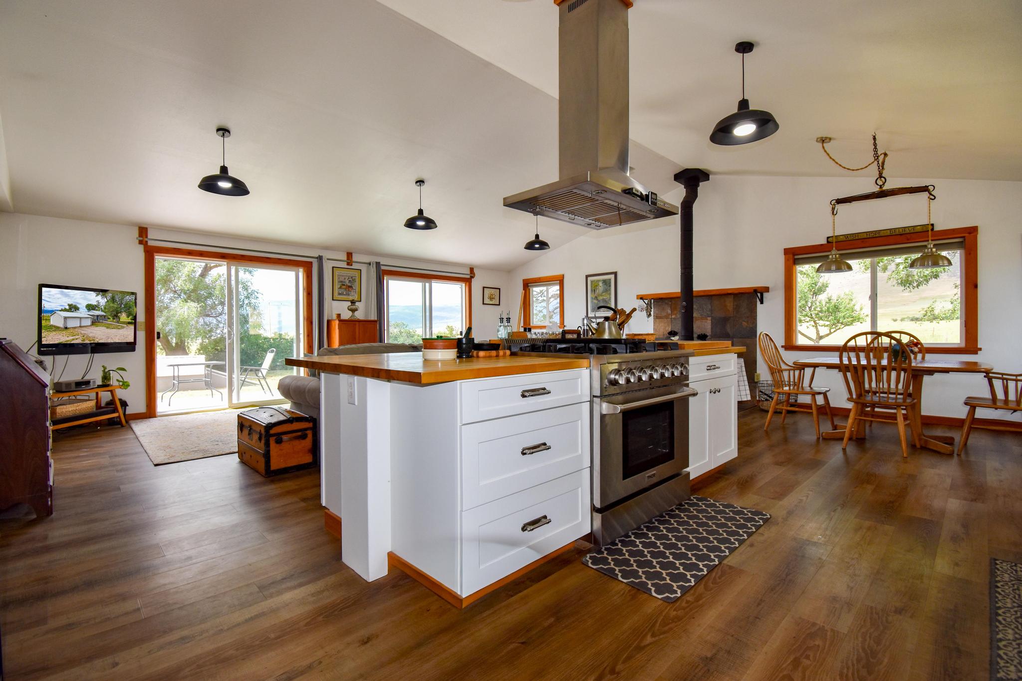 415 Cottonwood Creek Road
