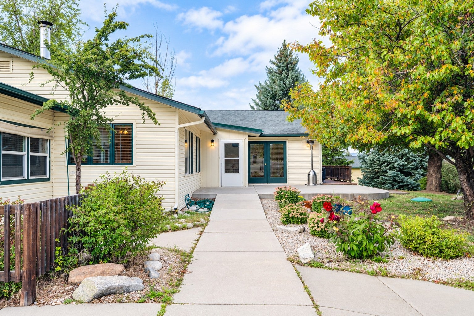 426 Queens Way