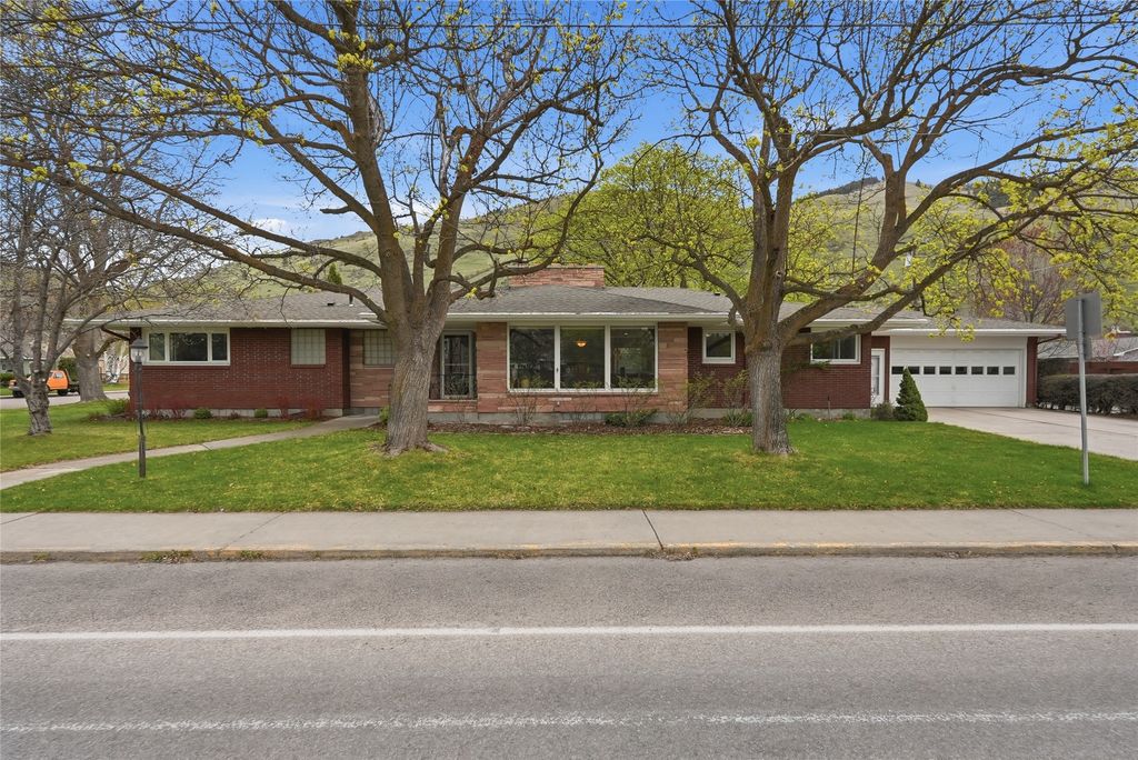 Photo of 1700 Arthur Avenue, Missoula, MT 59801 (MLS # 30068939)