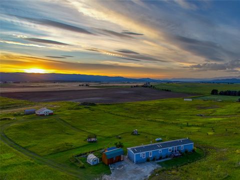 Photo of 610 Farm View Lane, Kalispell, MT 59901 (MLS # 30055545)